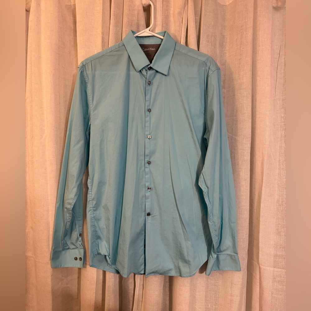 Light blue Calvin Klein extra slim fit men’s dress shirt
